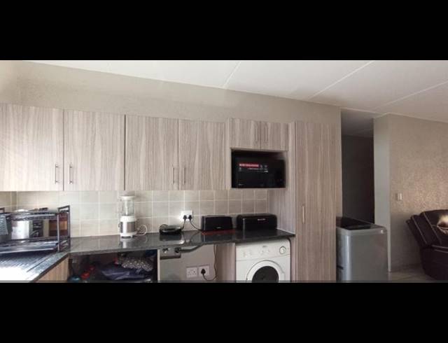 3 BEDROOM APARTMENT FOR SALE IN KLIPPOORTJIE